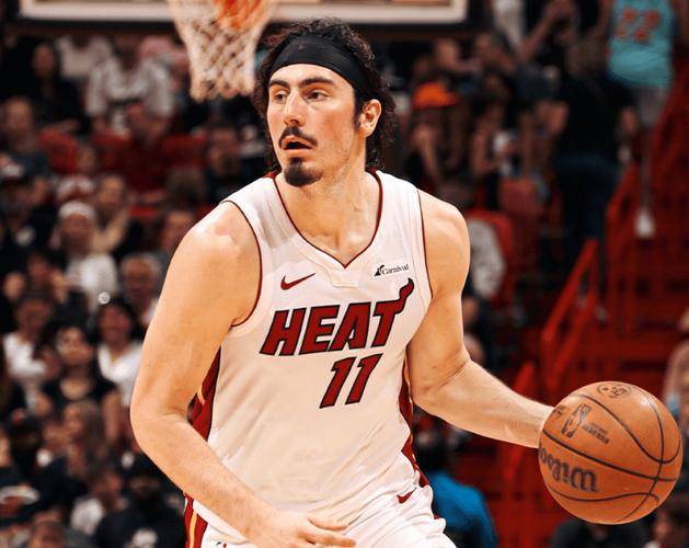 mk体育团队_2012年尼克斯vs热火央视